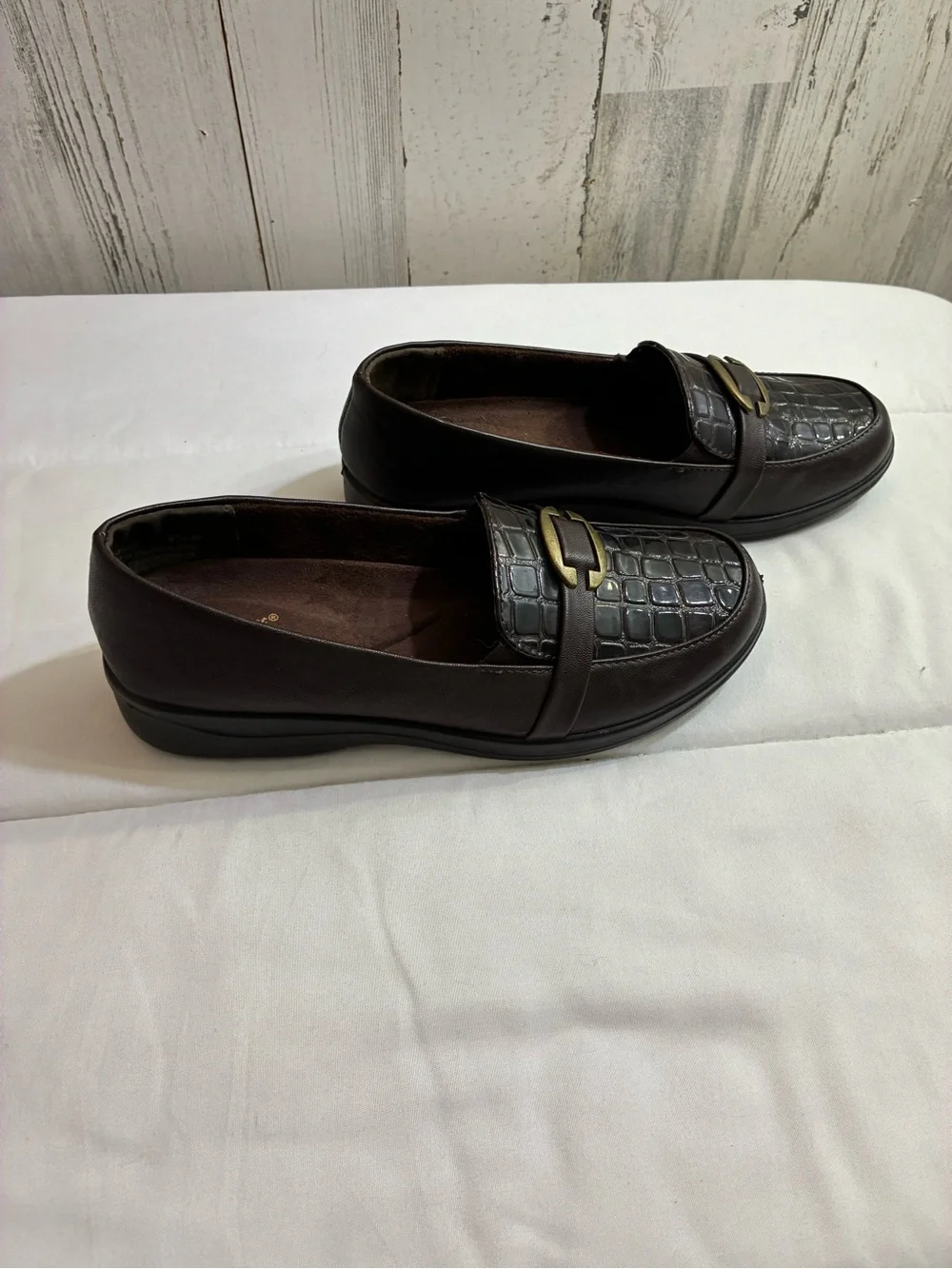 Comfortiva Dark Brown Croc-Embossed Slip-On Loafers with Buckle NWOT